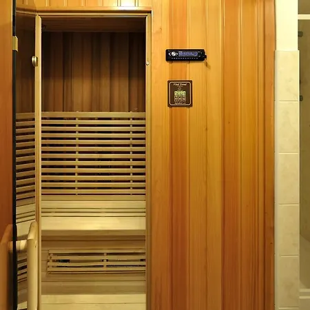 Krakonos Hotel 3*